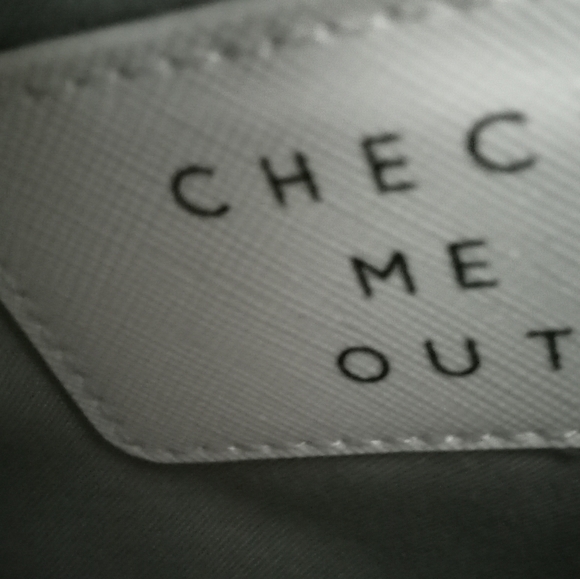 Santa Barbara Design Studio Large "Check Me Out" Checkered Purse/Wristlet. - Picture 3 of 6